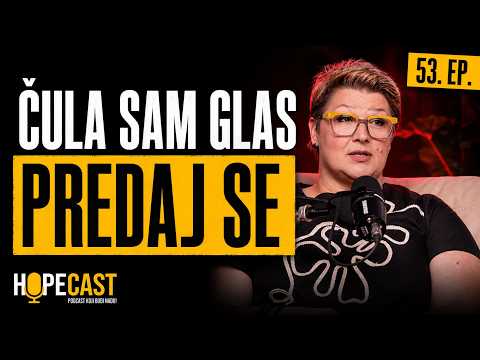 Bila je sama. Onda je osjetila nečiji stisak na ruci | Mirela Ivančić