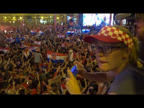 JELAČIĆ PLAC - LIJEPA LI SI: Slavlje nakon gola Rakitića! (07.07.2018.)